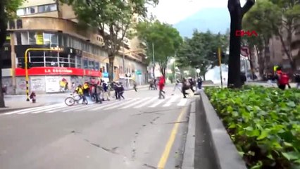 Kolombiya'da lise öğrencisi cruz'un ölümünden sonra protestolar şiddetlendi