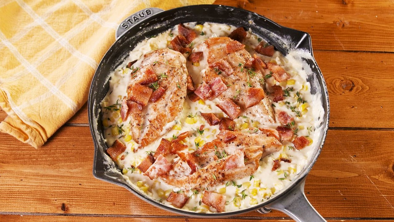 Garlicky Creamed Corn Chicken Has The Most Addicting Sauce