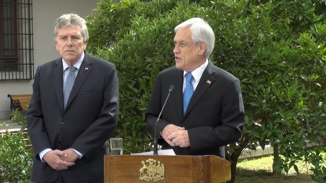 Piñera firma proyecto para desplegar militares en infraestructuras