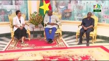 RTB / L’ ambassadrice de la république de Cuba, en fin de mission au Burkina Faso, est reçue par le chef de l’état au palais de Kosyam