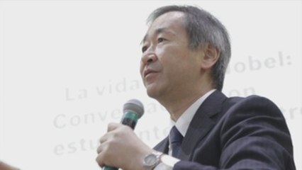 El Premio Nobel de Física, Takaaki Kajita, invita a cientos de jóvenes a practicar la ciencia