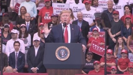 Trump promete a sus simpatizantes en Florida seguir en la Casa Blanca