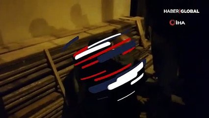 Dükkanı yanarken insanlık dersi verdi