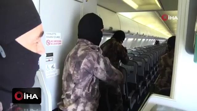 Özel harekattan uçakta nefes kesen rehine kurtarma operasyonu
