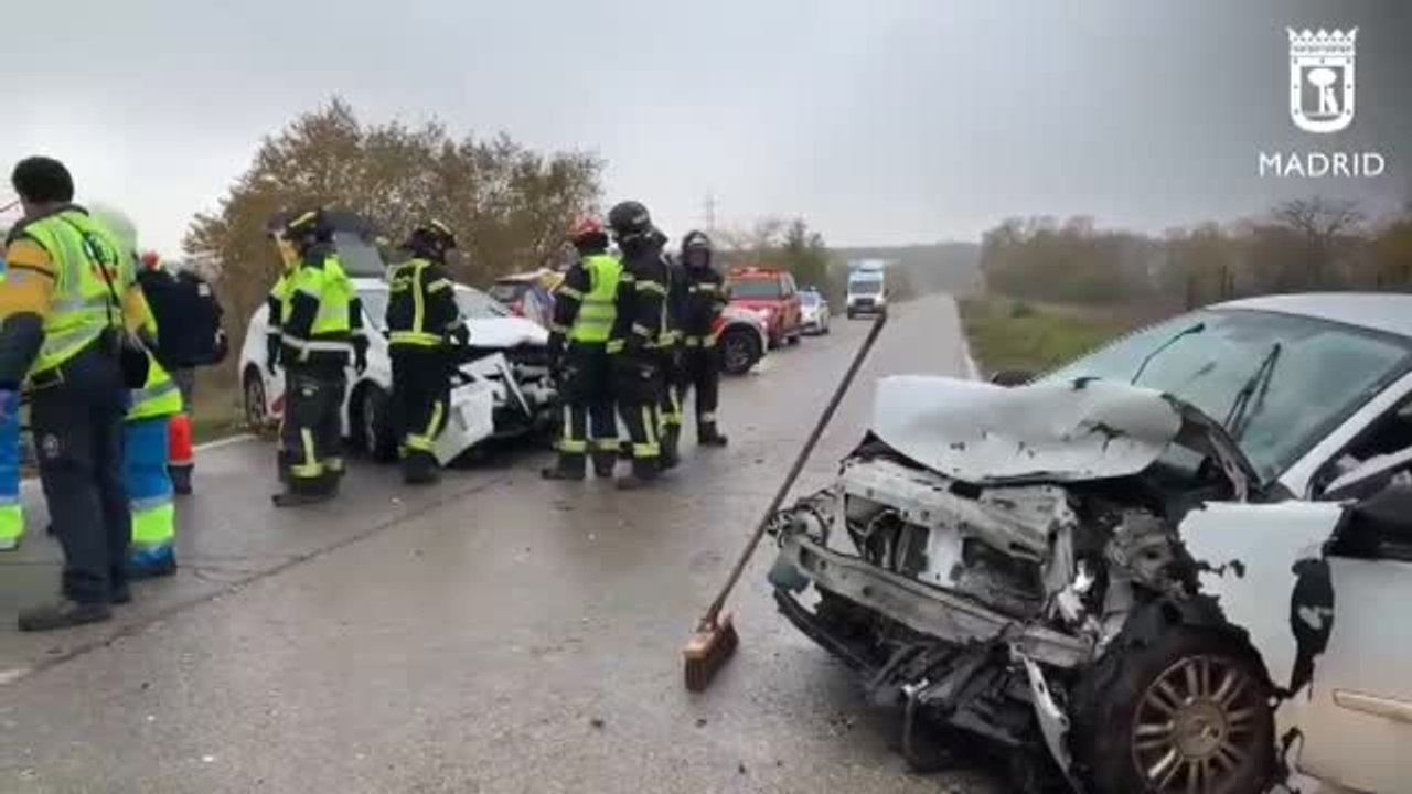 El choque frontal entre dos vehículos en Vicálvaro, Madrid, deja cuatro heridos, dos de ellos graves