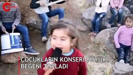 Miniklerin rock grubu sosyal medyada ses getirdi!