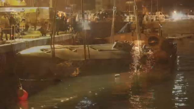 Ya está en tierra el narcosubmarino interceptado en Galicia, el primero en Europa