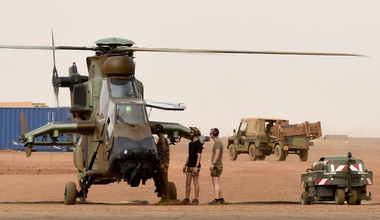 Treize militaires français tués au Mali dans un accident entre deux hélicoptères