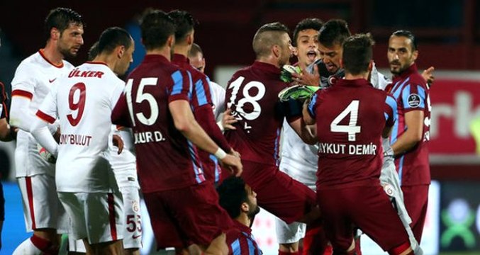 Trabzonspor - Galatasaray maçını hakem Ali Palabıyık yönetecek