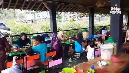 अनोखा रेस्तरां, फिश पेडिक्योर कराते हुए डिशेज का आनंद उठाएं