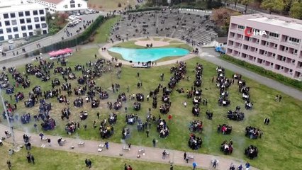 KTÜ'de 2 saatte 3 ton hamsi tüketildi
