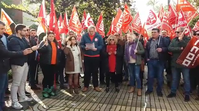 Concentración en Badajoz bajo el lema 'No al despido por enfermar'