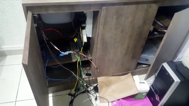 Loja de roupas é invadida por criminosos e prejuízo supera os R$ 10 mil