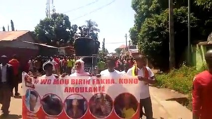 La marche funèbre pour rendre un dernier hommage aux victimes des manifs