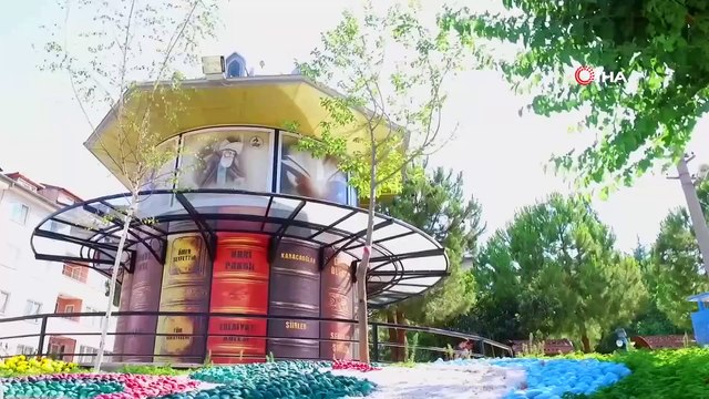 79 yaşındaki adam 11 ayda 72 kitap okudu