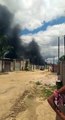 Incêndio atinge galpão de reciclagem em Residencial Jacaraípe, na Serra