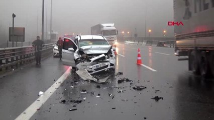 Bolu hafif ticari araç kamyona çarptı: 6 yaralı