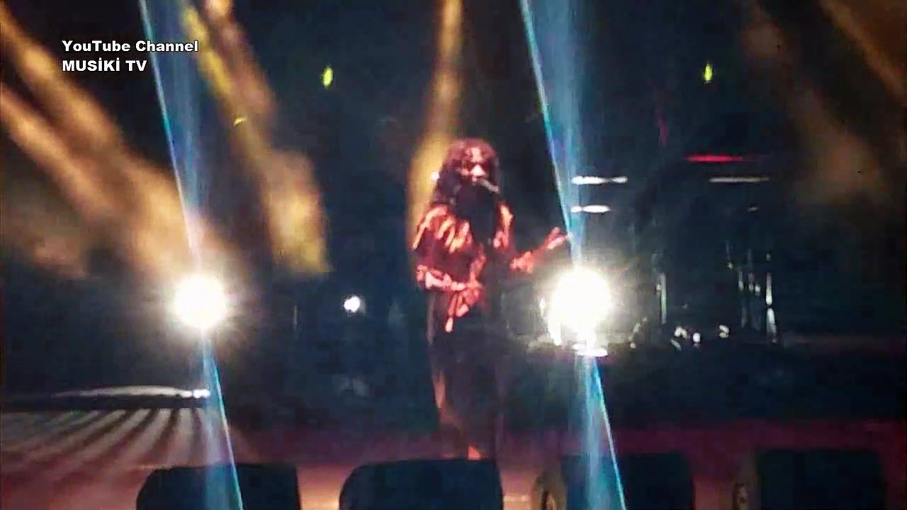 ZEYNEP BASTIK - Git (Sezen Aksu cover) (Konser/Canlı) - HD