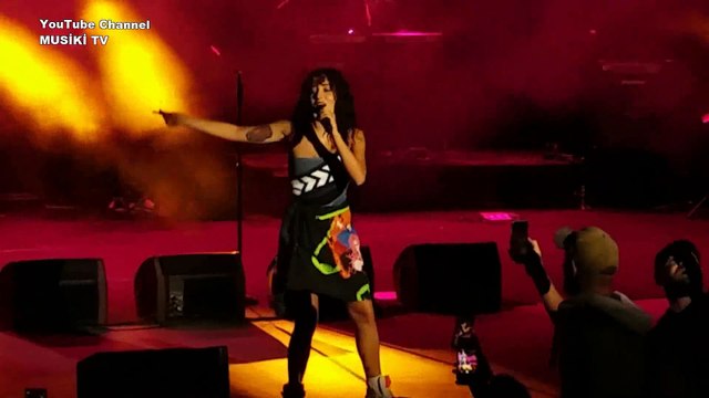 ZEYNEP BASTIK - Felaket (Ezhel cover) (Konser/Canlı) - HD