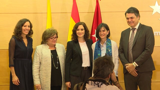 Ayuso en un homenaje a las vícitmas del conflicto armado en Colombia