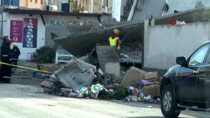 - Arnavutluk'ta arama kurtarma çalışmaları eğitimli köpeklerle sürüyor