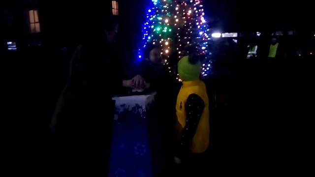 England footballer Jill Scott turns on Fulwell Christmas lights