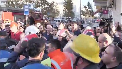 Emergencia en Albania: búsqueda desesperada de supervivientes y reubicación de afectados