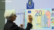 BCE : Christine Lagarde signe son premier billet