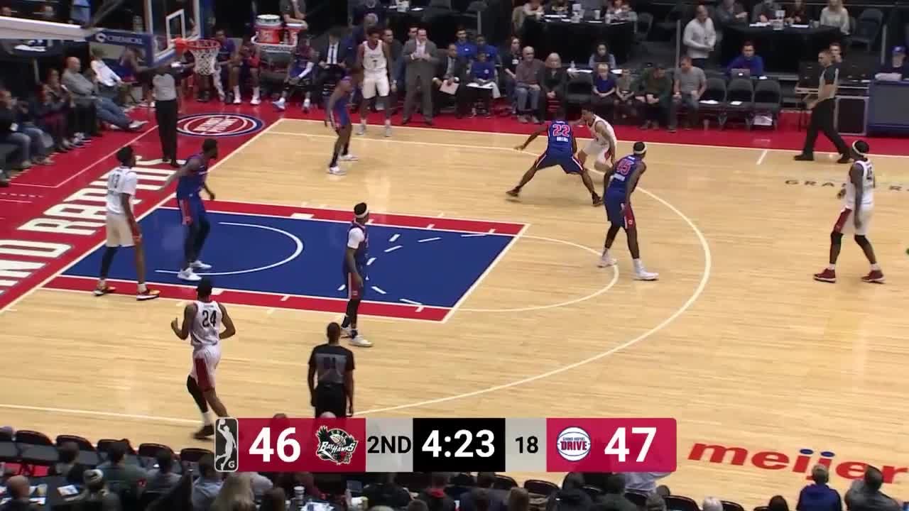 Zylan Cheatham throws it down!