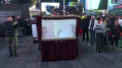 Times Meydanı'nda Karagöz-Hacivat gösterisi - NEW