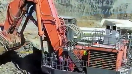 Giant Construction Machinery Reaching Another Level. - The Largest Machine Of 2019.