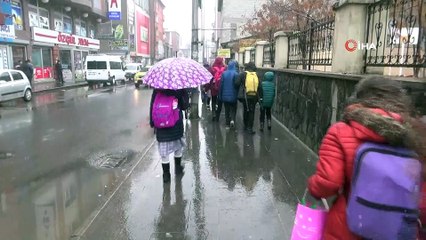 Ağrı’da kar yağışı gün boyu devam etti