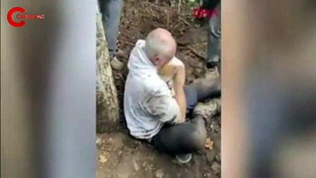 Kaybolan köpeğine kavuşunca gözyaşlarına boğuldu!