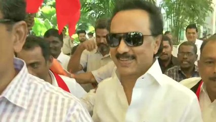 மேளதாளத்துடன் ஸ்டாலினுக்கு ஸ்பெஷல் வரவேற்பு கொடுத்த சிவசேனா