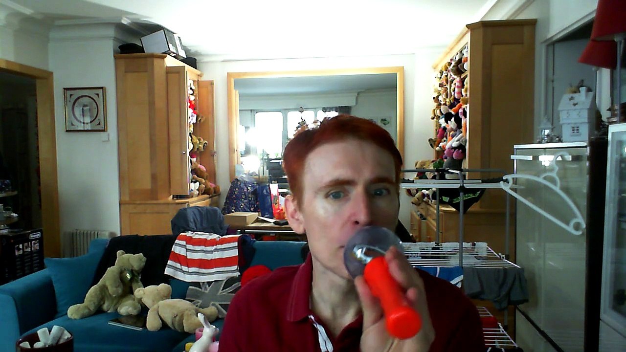 Wiwi égratigne "break ya back"