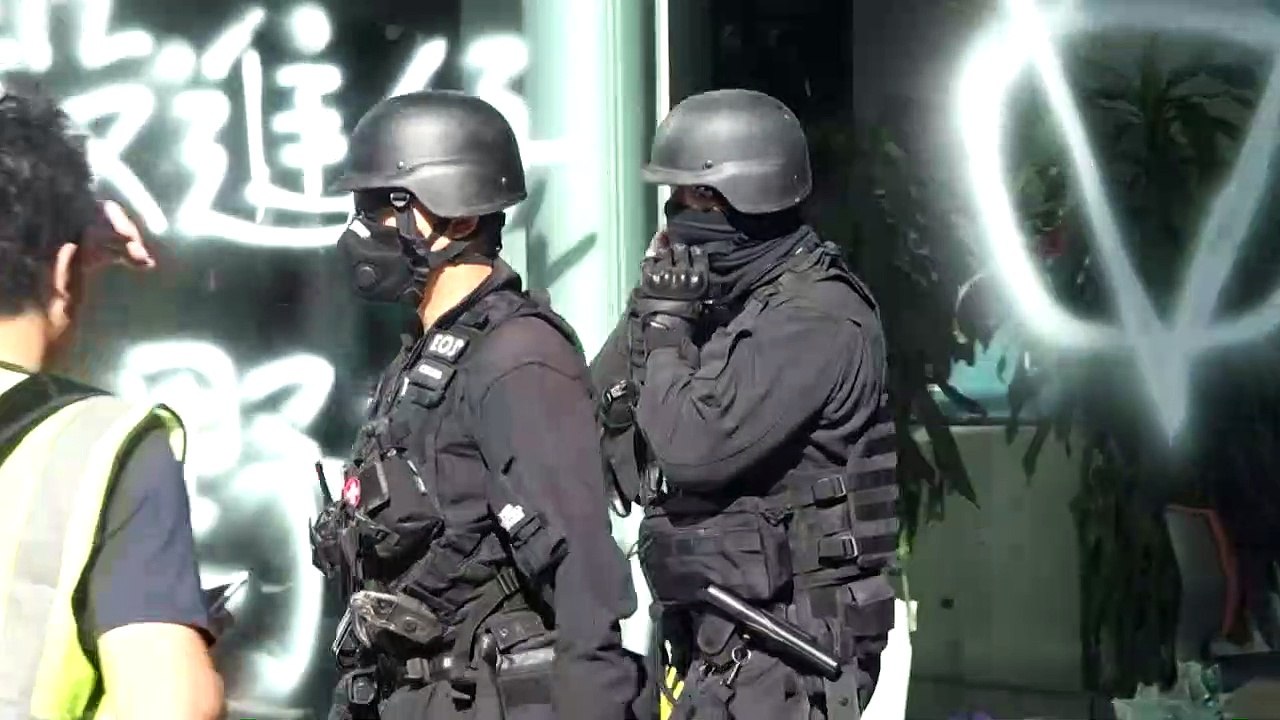 Hongkong: Polizei dringt in Polytechnische Universität vor