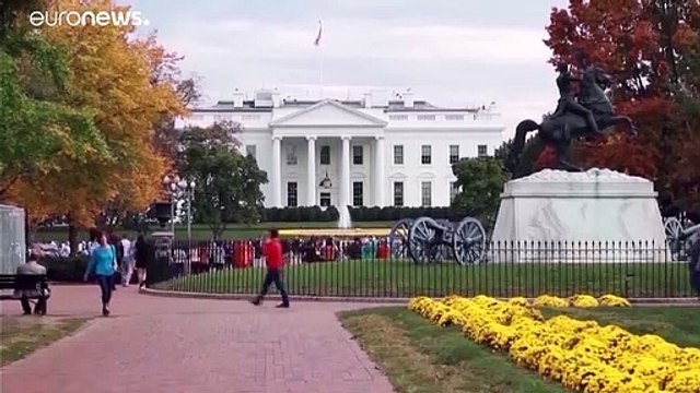 ترامب يوقّع على قانون داعم للديمقراطيين في هونغ كونغ ويثير غضب بكين