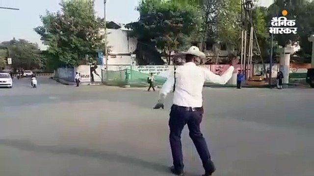 ट्रेनिंग में टीचर्स ने नागिन डांस पर लगाए ठुमके, सोशल मीडिया पर वीडियो वायरल 