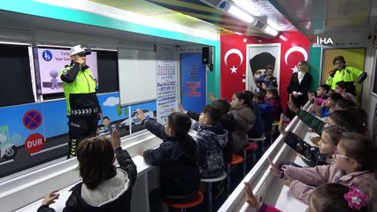 Öğrencilerin ‘Mobil Trafik Eğitim Tırı’ coşkusu