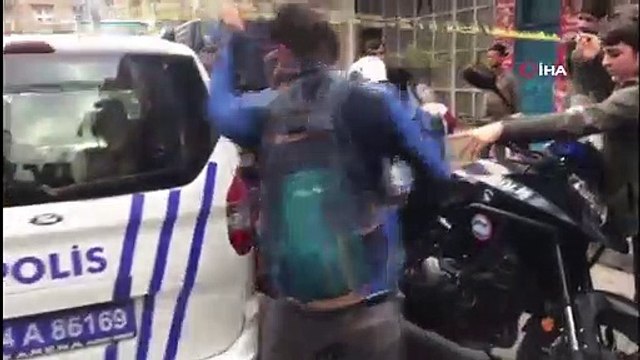 Beyoğlu'nda Kimliği Belirsiz Kişiler İnternet Kafeyi Taradılar