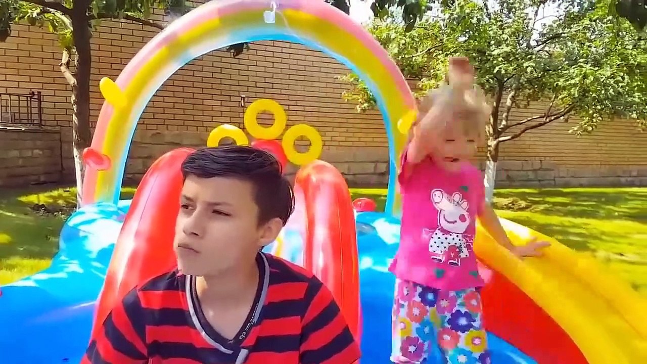 أطفال مضحك ضد شبح - جوني جوني أغاني الحضانة قاف...