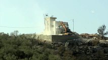 İsrail askerleri Batı Şeria'da Filistinlilere ait bir evi daha yıktı