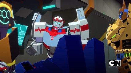 Transformers Cyberverse S02E13 - Escape From Earth (Part 1)