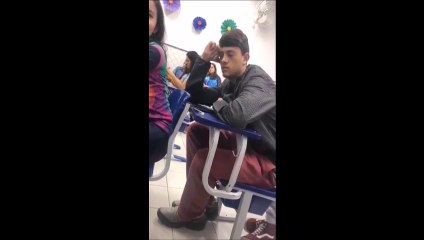 Elle veut faire une vilaine blague et va être punie par le karma