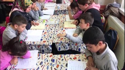 600 veli çocuklarıyla aynı sırada kitap okudu