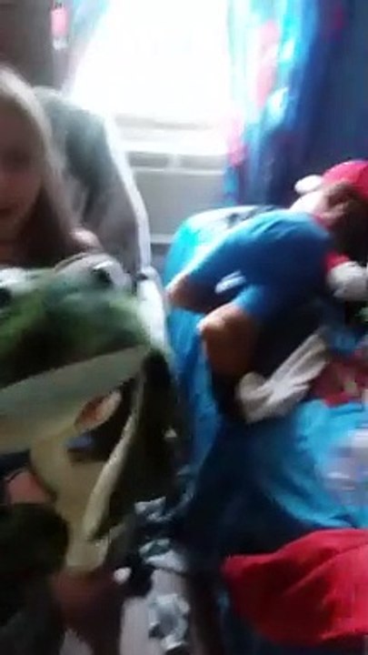 Frog vs Buzz Part 3