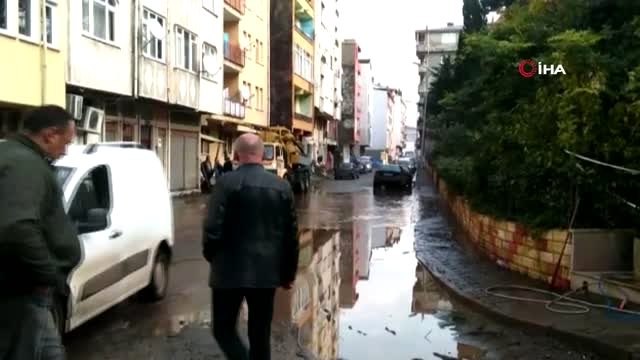 Giresun'da sağanak yağış sonrası yollar göle döndü