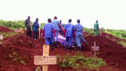 민주콩고 에볼라센터 2곳 피습...4명 숨지고 5명 부상 / YTN