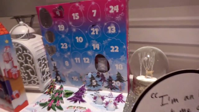 Sophia, Isabella e Alice - Brinquedos da Barbie, Lol Surpresas e Natalino