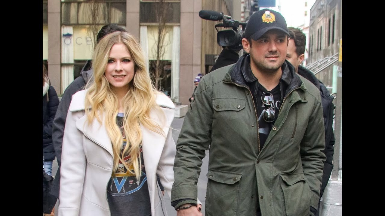 Avril Lavigne and boyfriend Phillip Sarofim split up after almost two years of dating